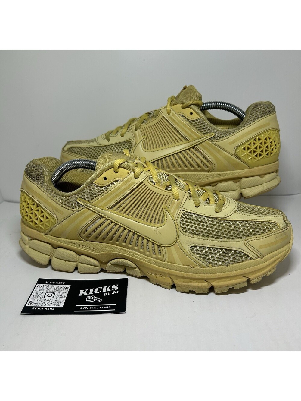 Nike Zoom Vomero 5 Saturn Gold Women - Size 11W/9.5M - (FQ7079-700)